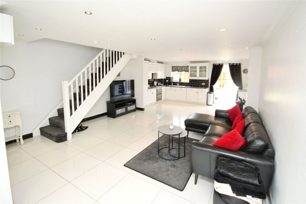 Property photo 2 of 13 Picture No. 12