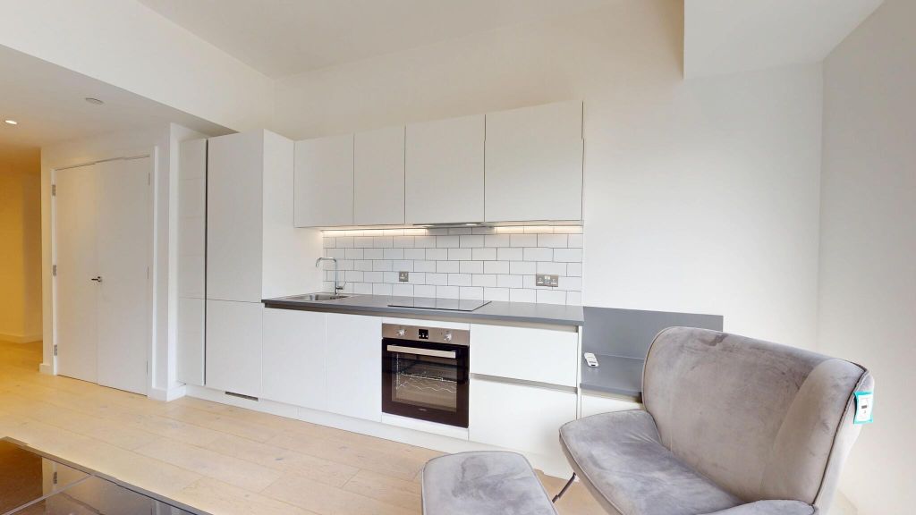 Property photo 2 of 21 Kitchen