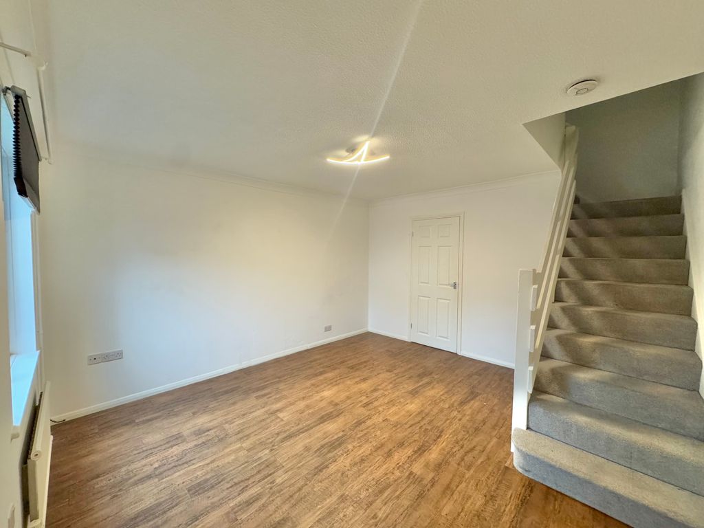 Property photo 2 of 5 Living Room