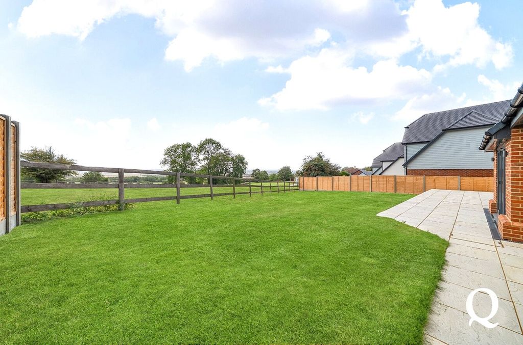 Property photo 2 of 27 Picture No. 34