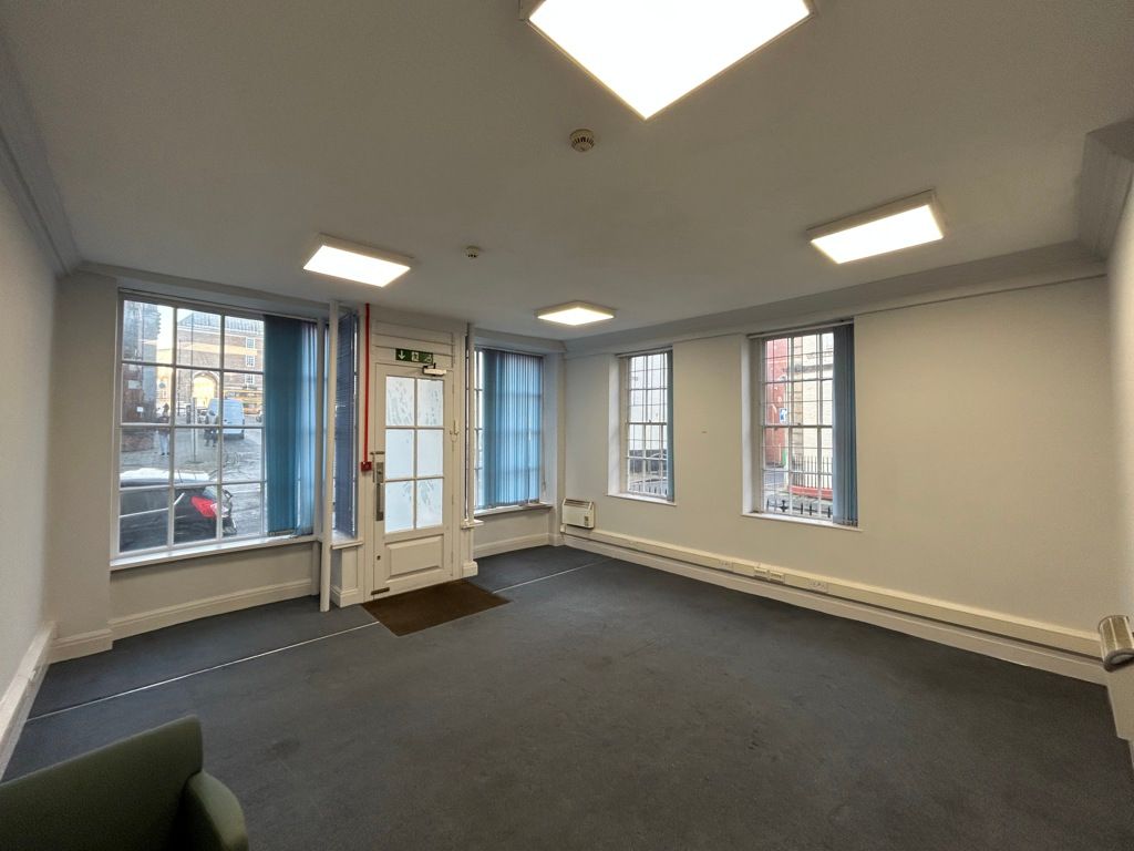 Property photo 3 of 7 Photo 8