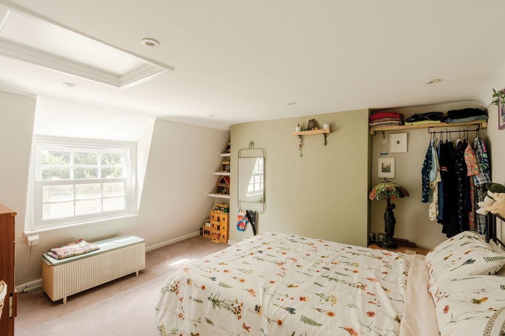 Property photo 3 of 10 3