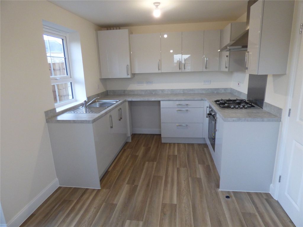 Property photo 2 of 25 Kitchen