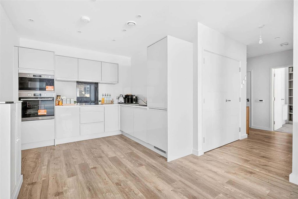 Property photo 1 of 18 Dqzxamsceesvivdm48Iewa