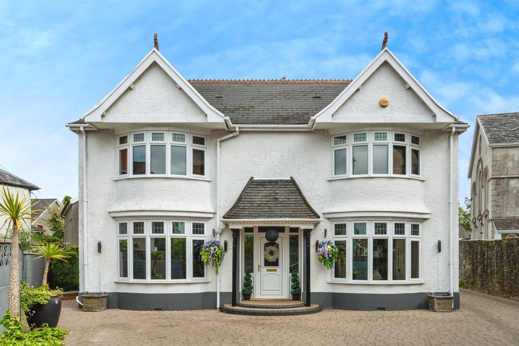 Property photo 1 of 34