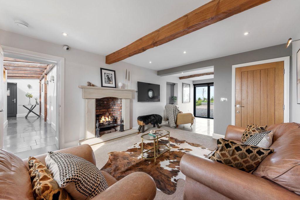 Property photo 3 of 49