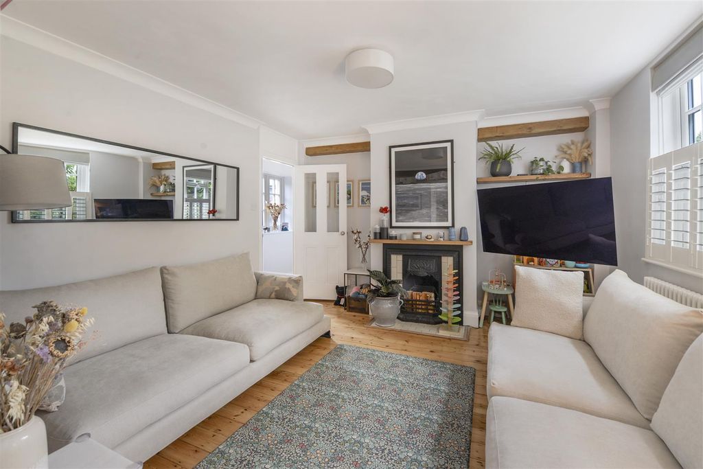 Property photo 3 of 23 9