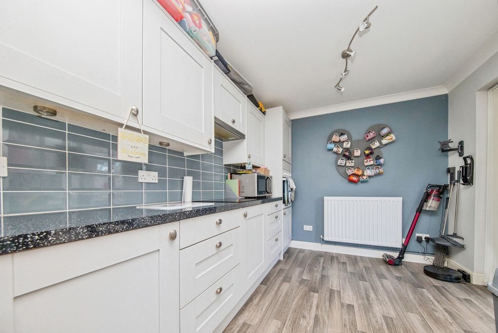 Property photo 3 of 17 Photo