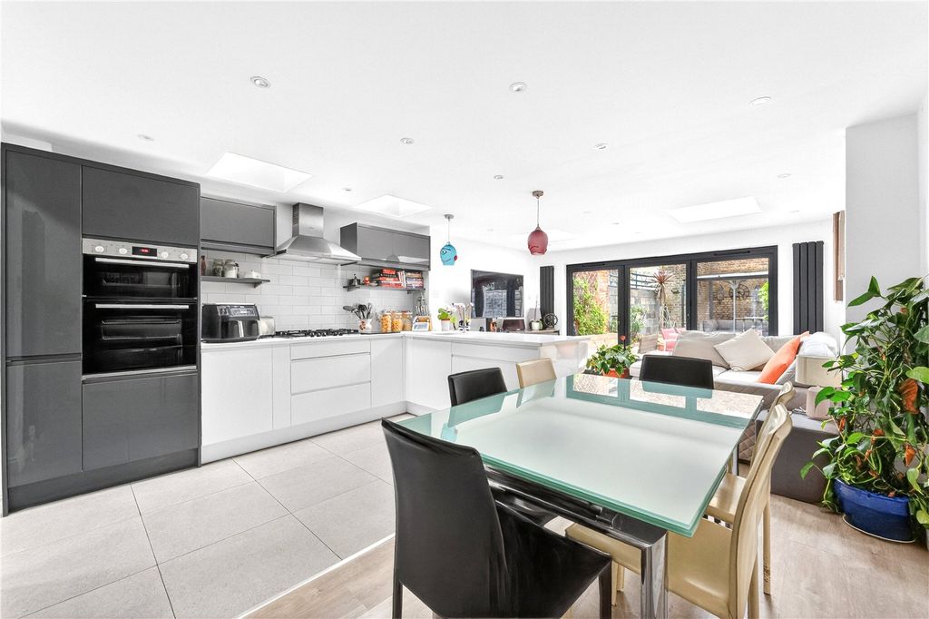 Property photo 3 of 25 Picture No. 29