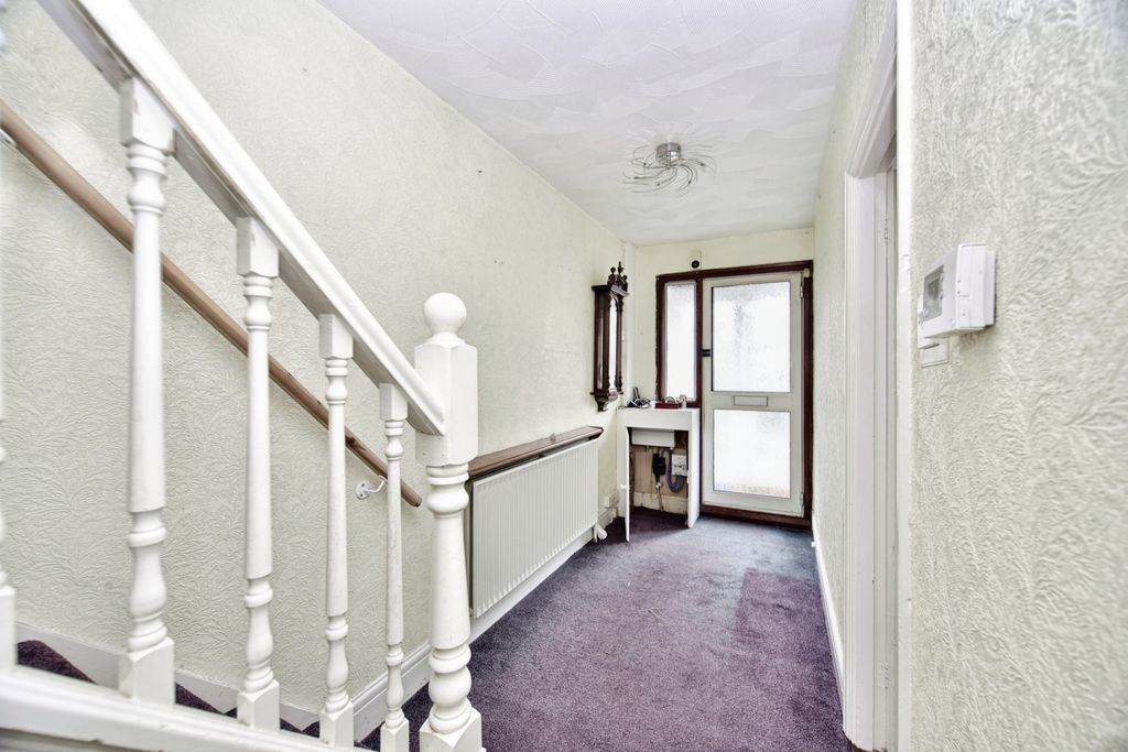 Property photo 3 of 20