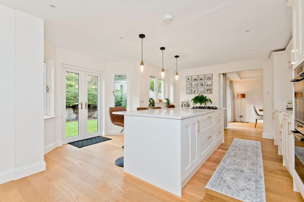 Property photo 3 of 29