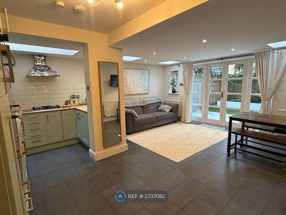 Property photo 3 of 10 Kitchen/Diner/Lounge Area