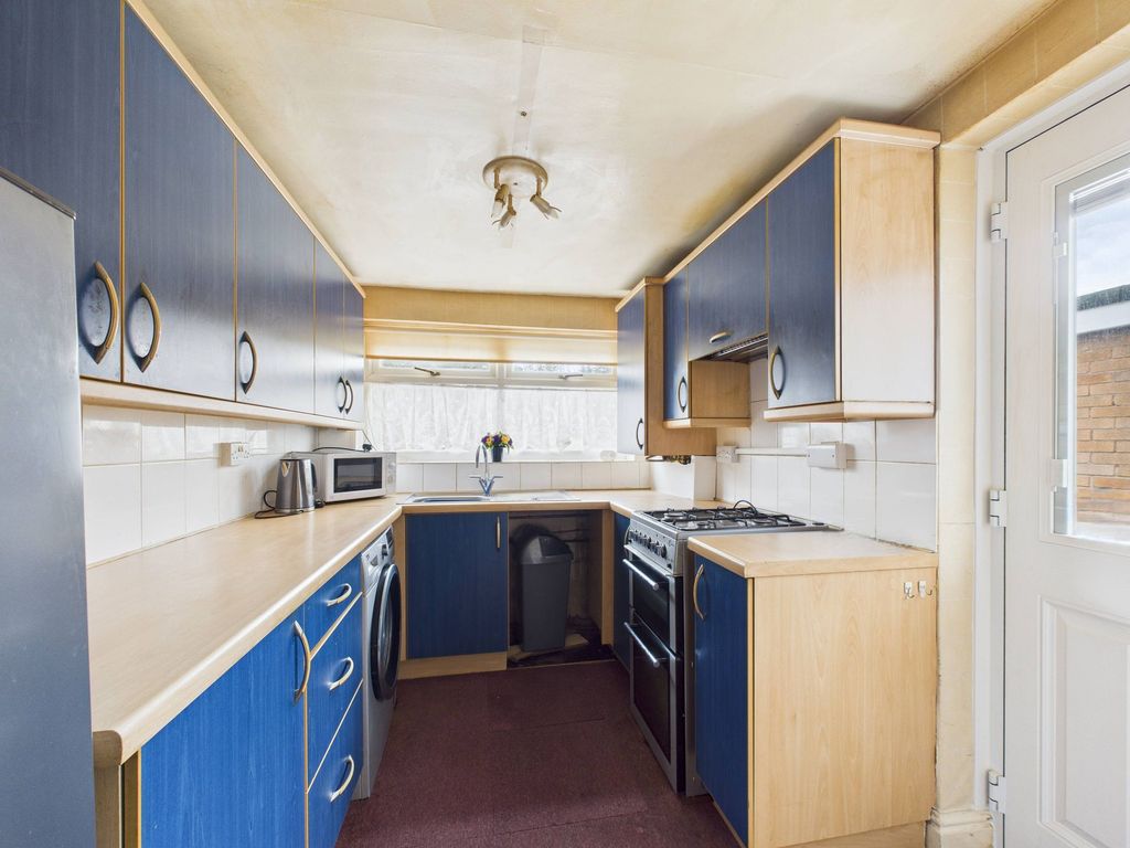 Property photo 3 of 13 Kitchen
