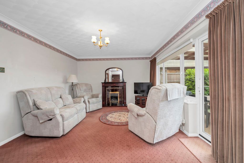 Property photo 2 of 14 Sitting Room
