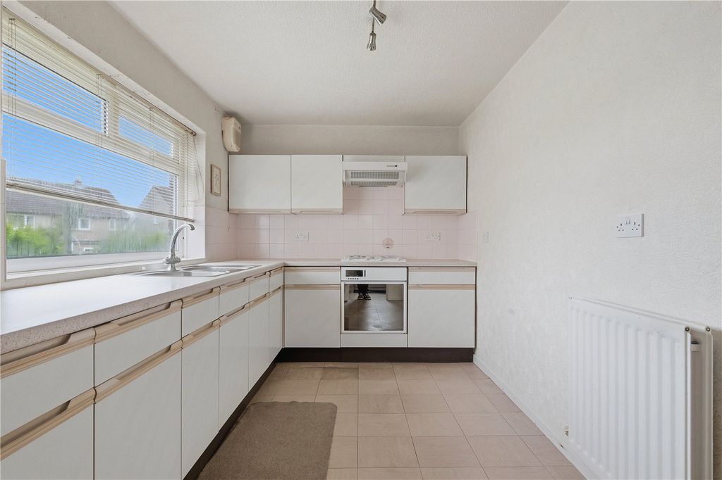 Property photo 3 of 14 Kitchen/Dining