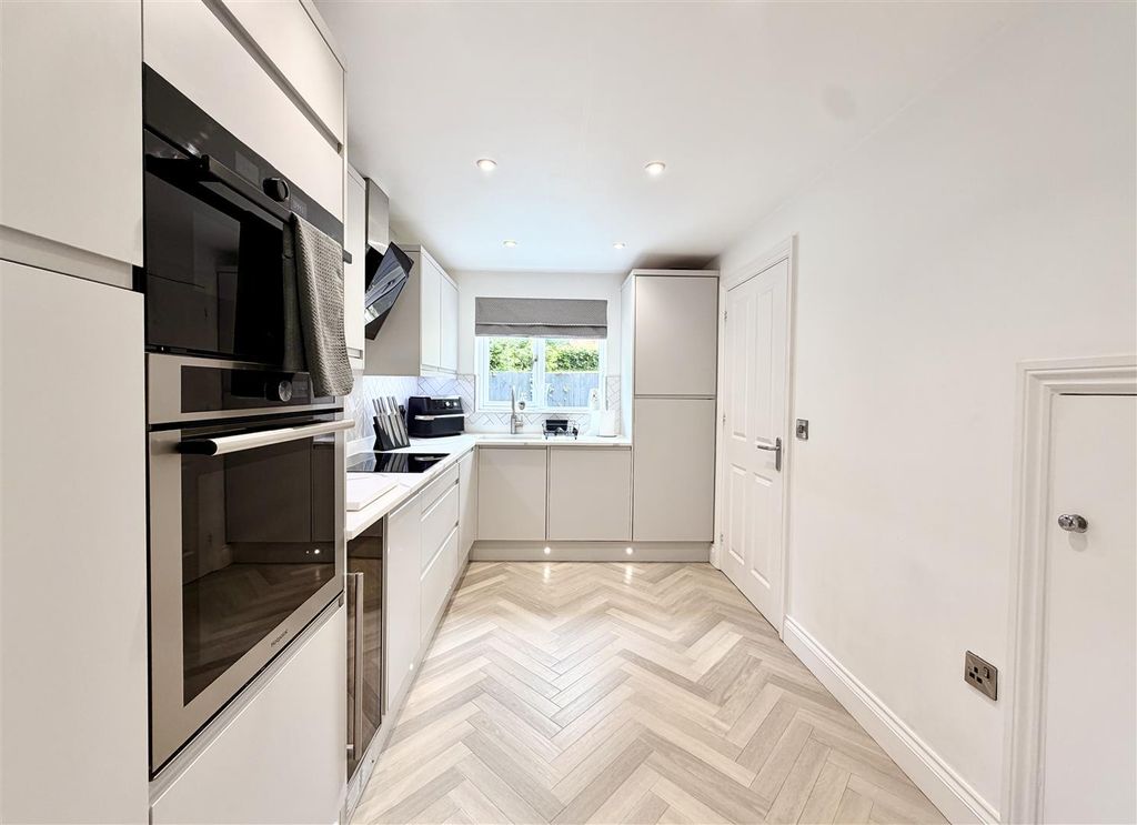 Property photo 2 of 41 2