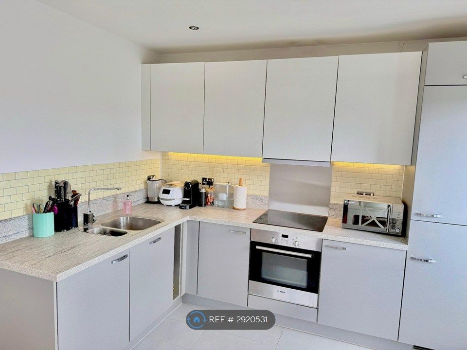 Property photo 3 of 9 Kitchen