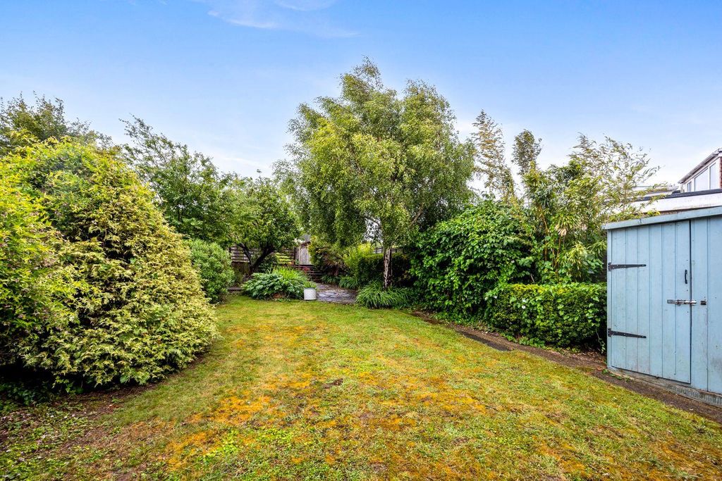 Property photo 1 of 17 Gleton Avenue 56 Garden2.Jpeg