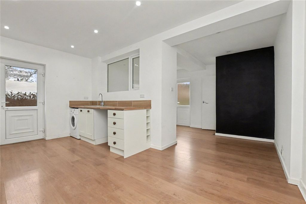 Property photo 2 of 21 Picture 2