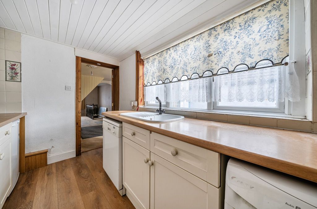 Property photo 3 of 21