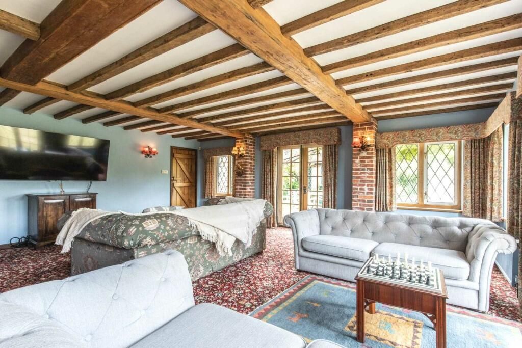 Property photo 2 of 34