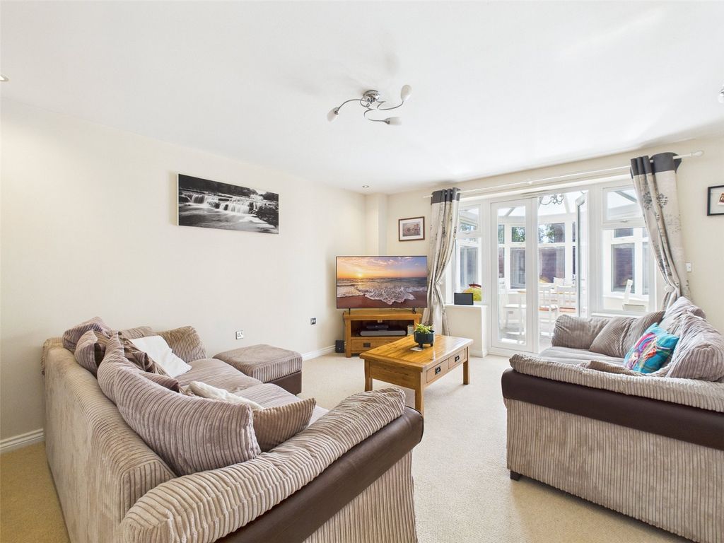 Property photo 3 of 16 Picture No. 05