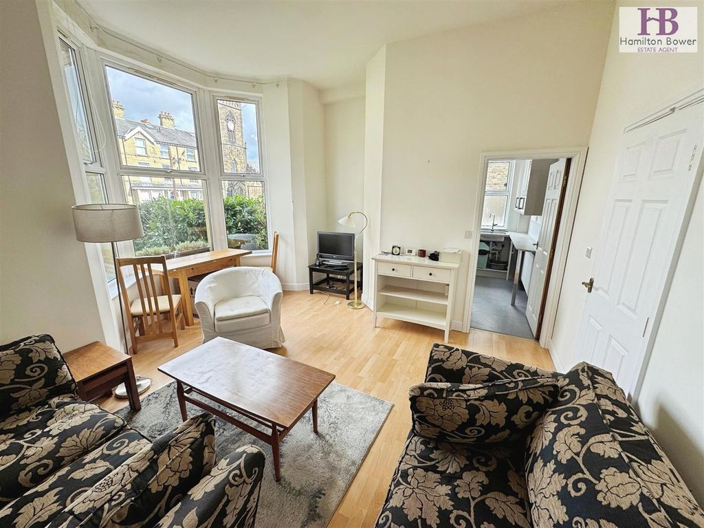 Property photo 2 of 7 04Ebb744-Wellington.Jpg