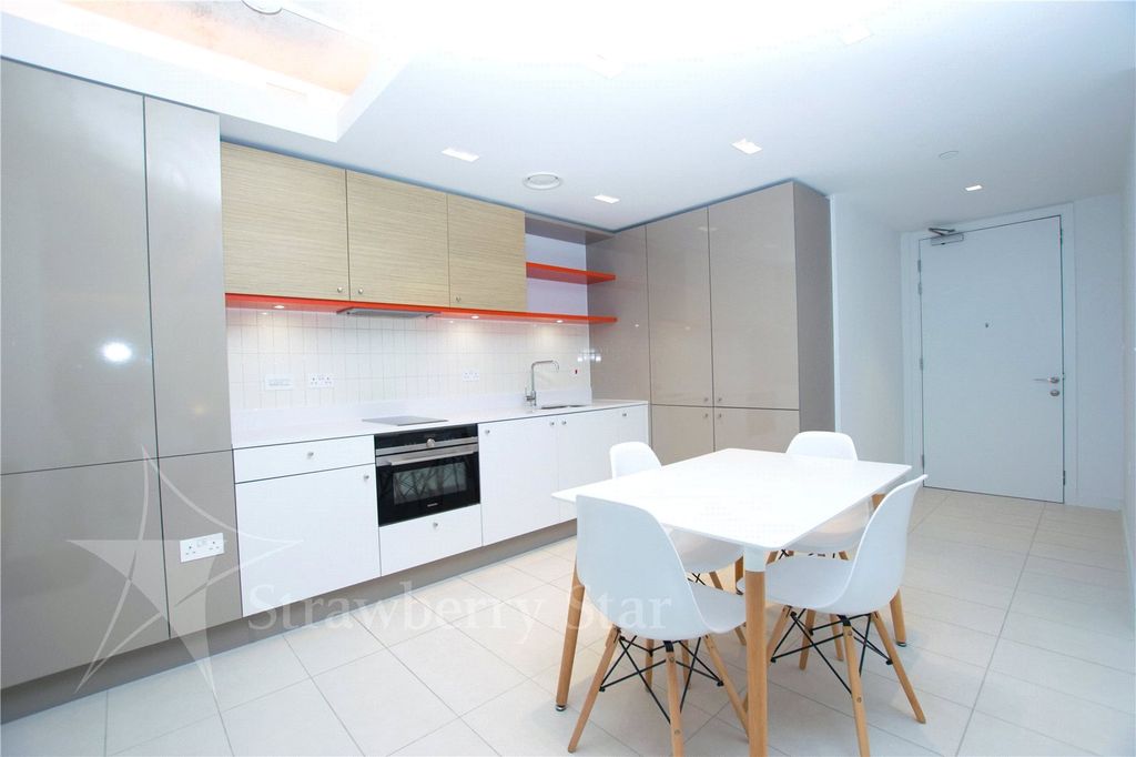 Property photo 3 of 8 Kitchen/Dining Area