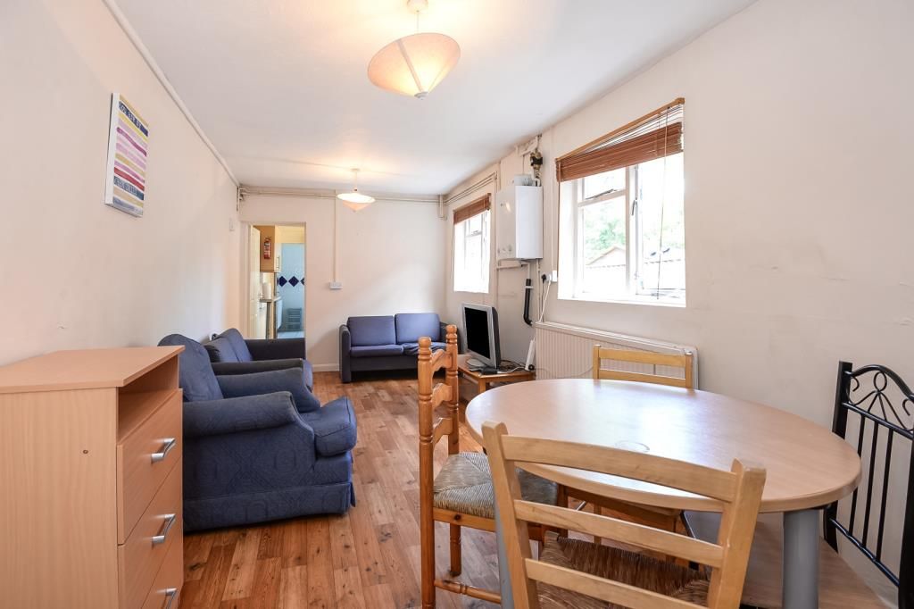Property photo 3 of 11 Dining