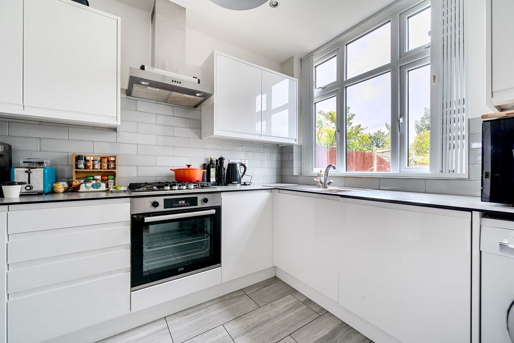 Property photo 3 of 19 1365306-6-68Ecf38...