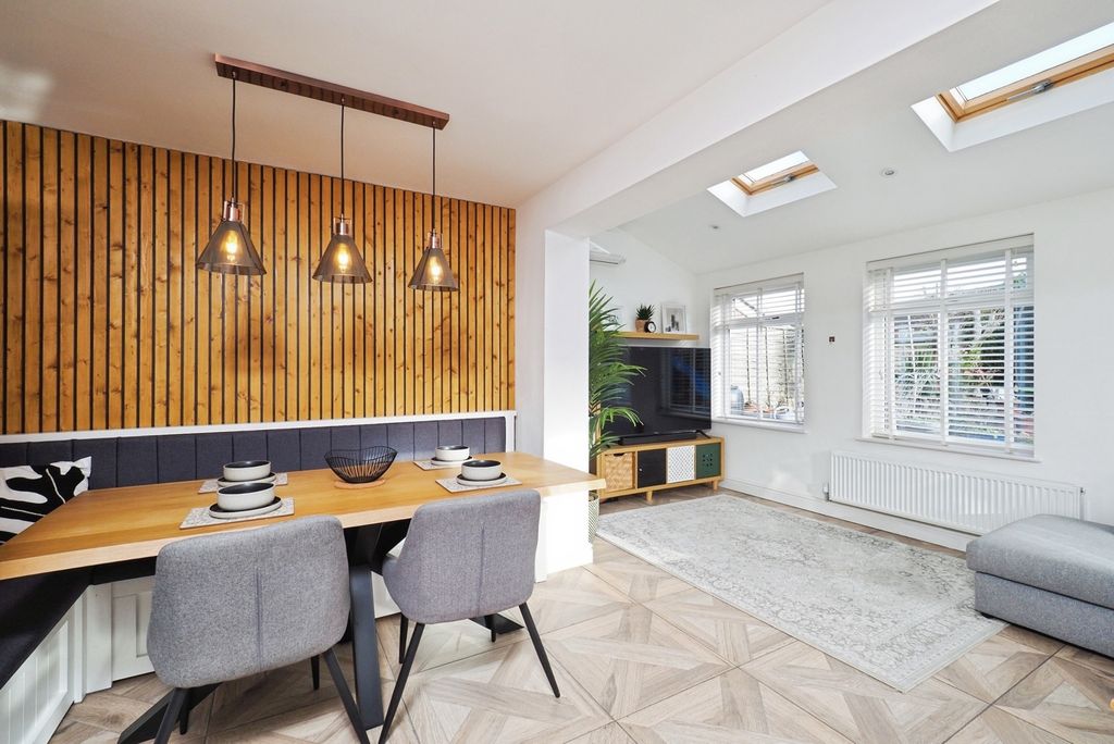 Property photo 2 of 20 Pbox-Img.Jpg