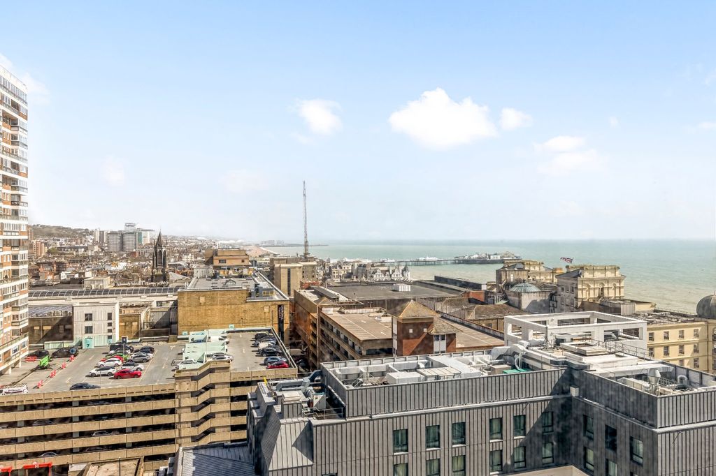 Property photo 2 of 14 Picture No. 12