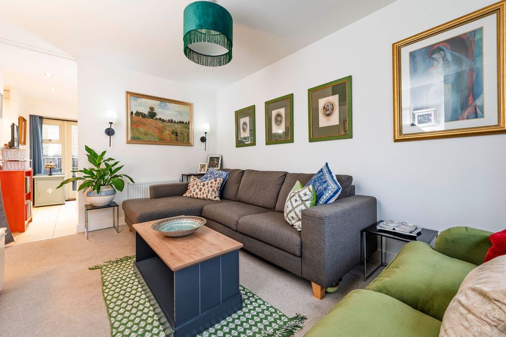 Property photo 3 of 22 Living Room