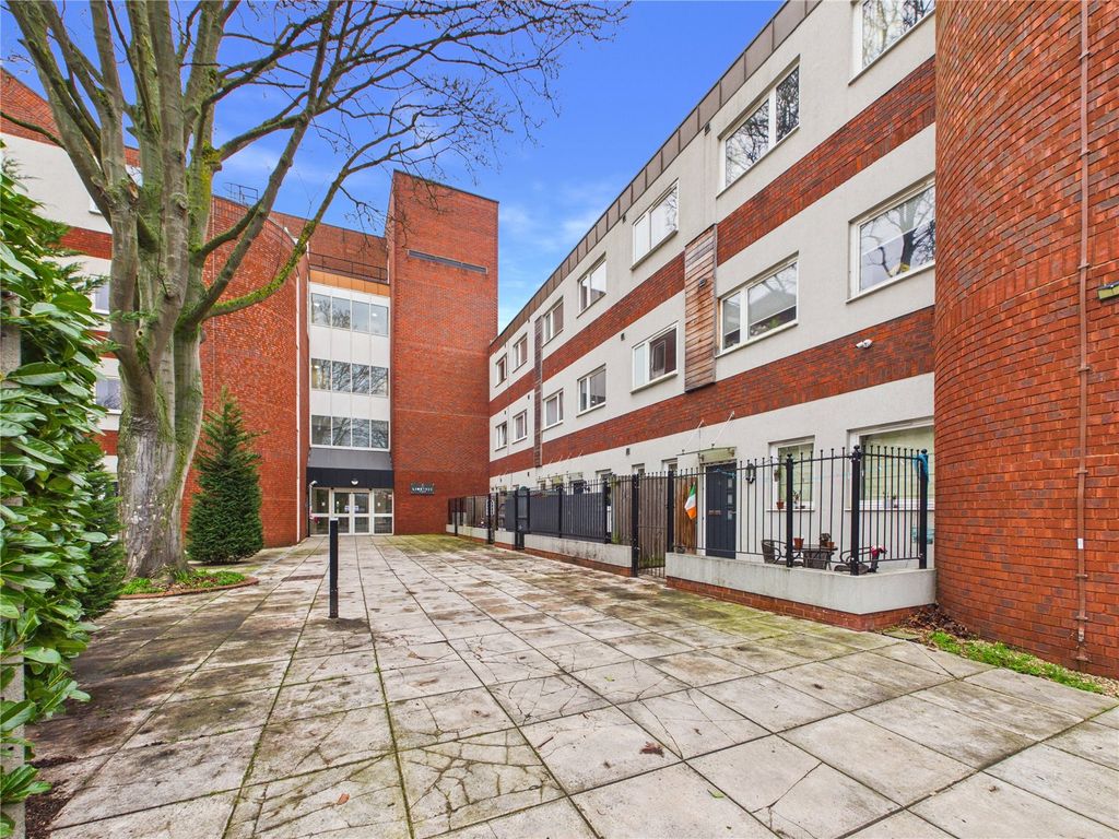 Property photo 1 of 13 1 - Image