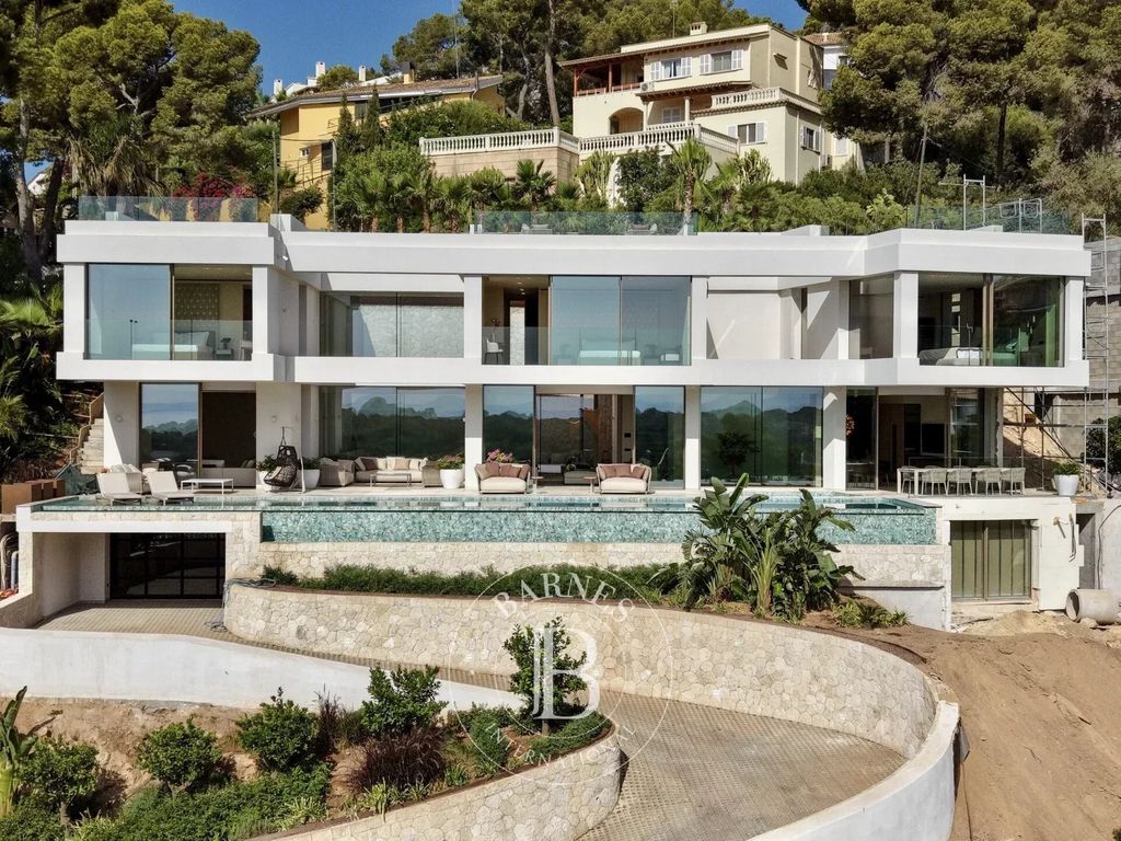 Property photo 1 of 36 Elegant New-Build Villa Overlooking The Mediterranean