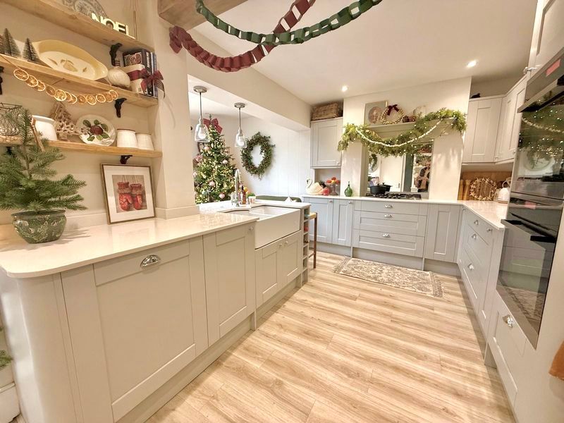 Property photo 2 of 19 Kitchen