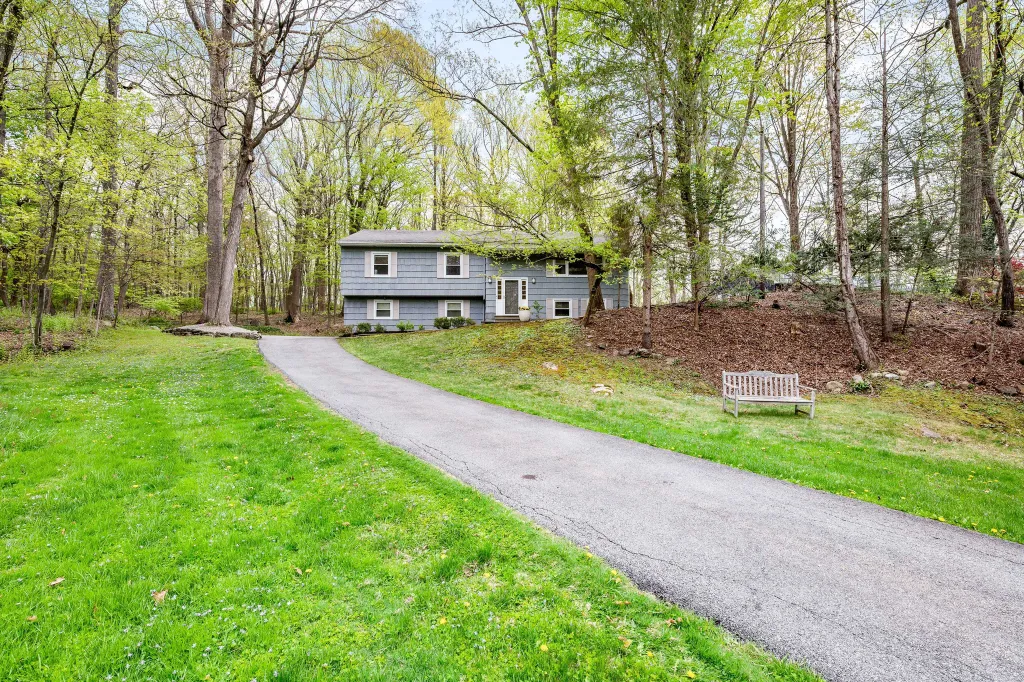 Property photo 1 of 25