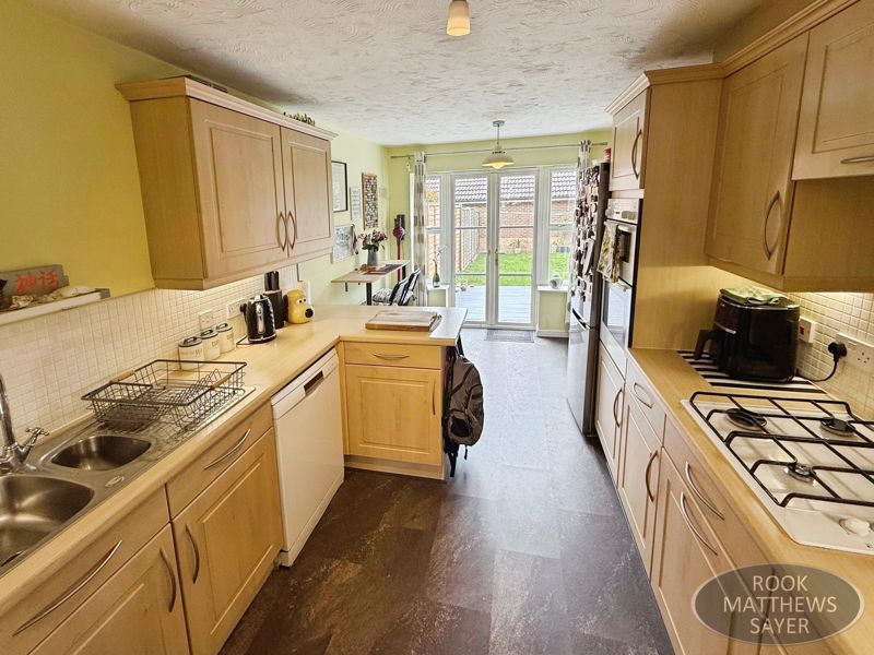 Property photo 3 of 16 Photo 11
