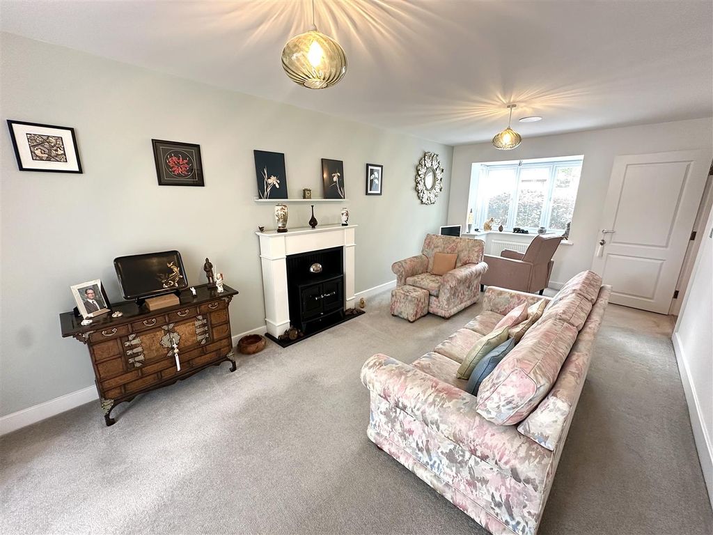 Property photo 3 of 22