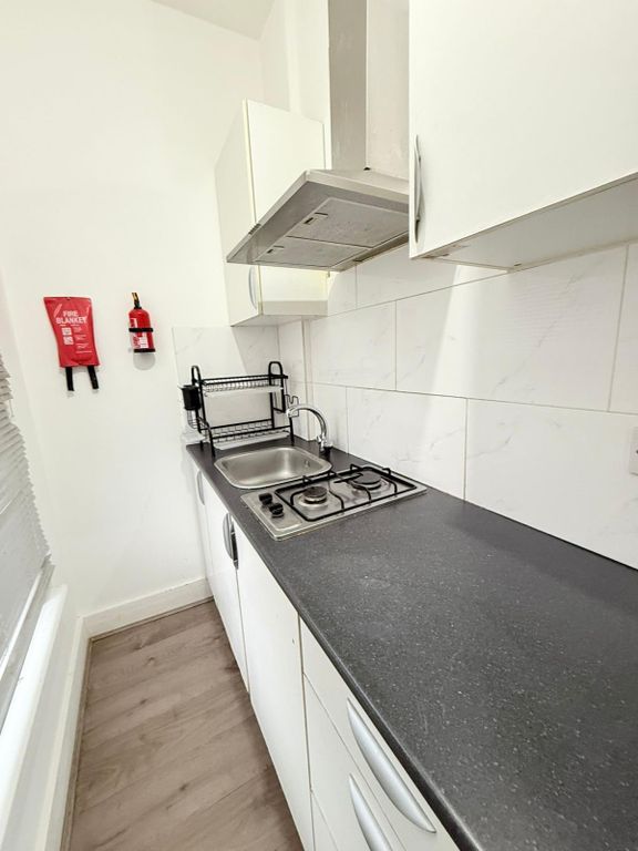 Property photo 2 of 6 Gallery