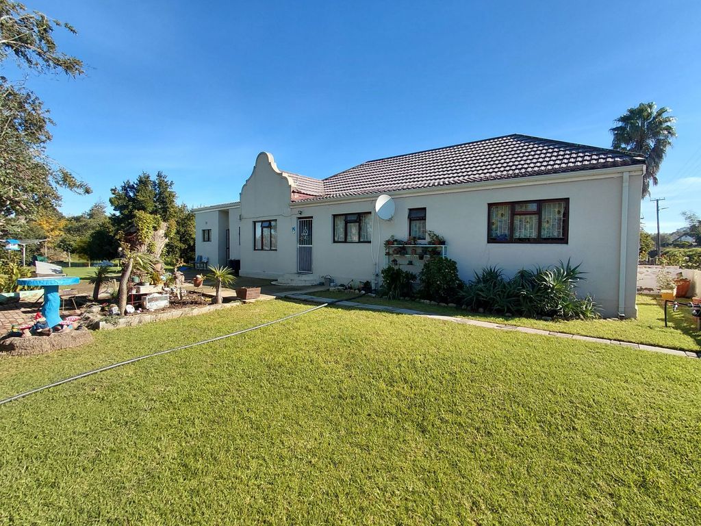 Property photo 2 of 43