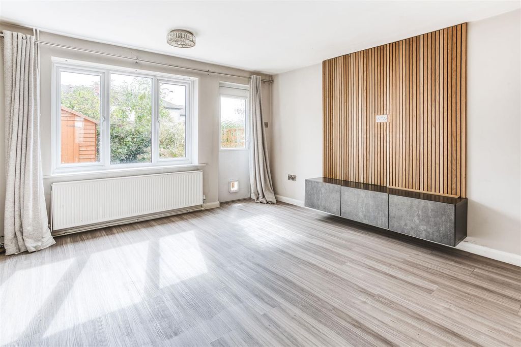 Property photo 2 of 10 Ay3A7867_Hdr.Jpg