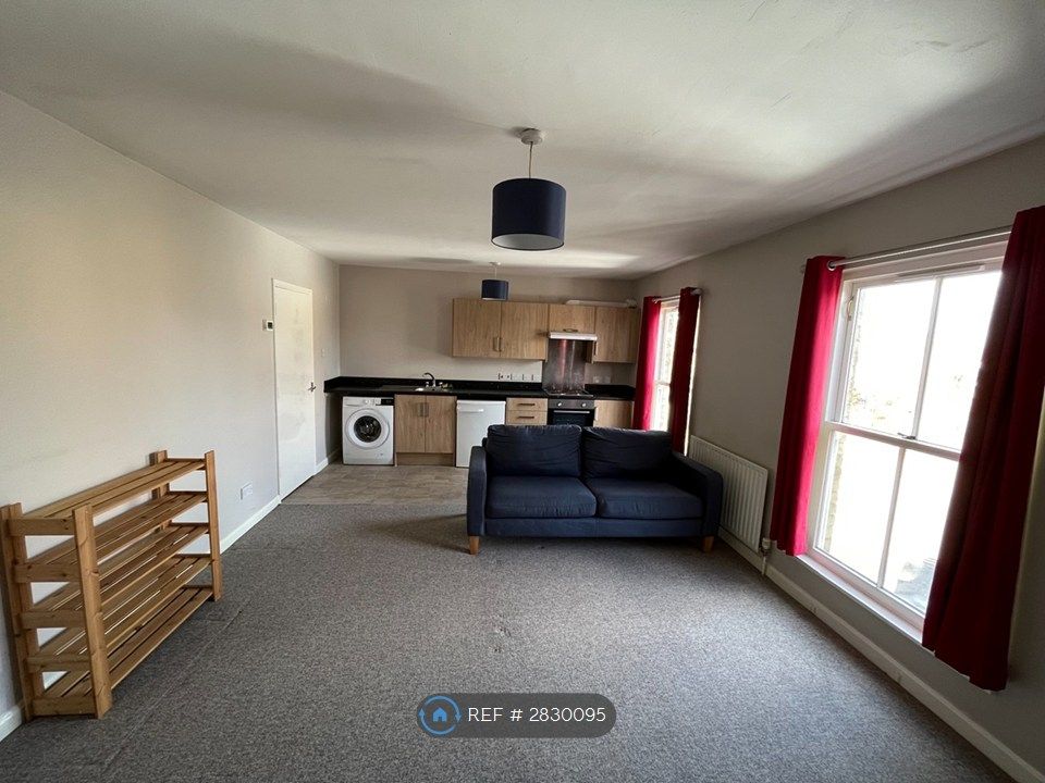 Property photo 3 of 8 Sitting Room