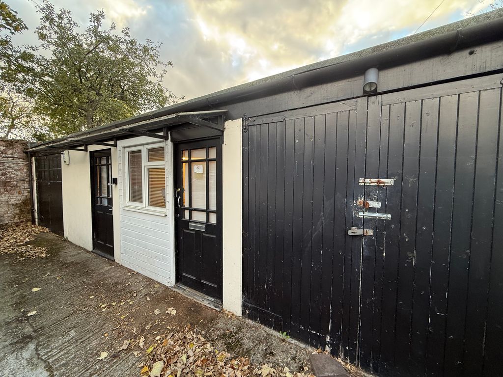 Property photo 1 of 5