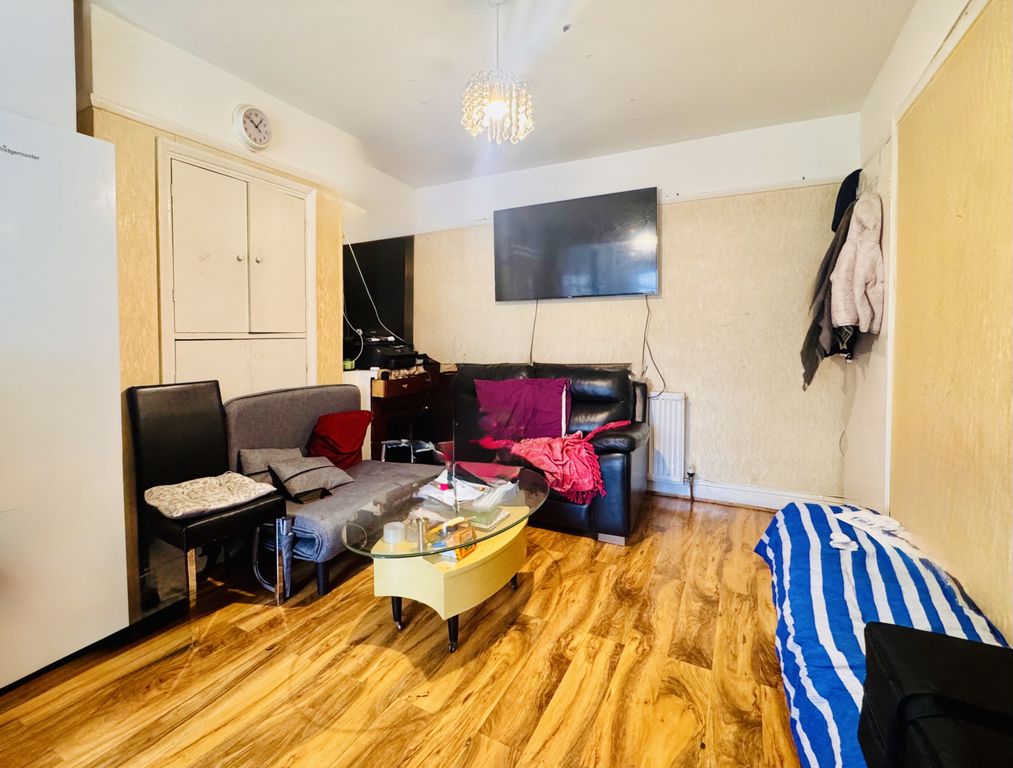 Property photo 2 of 6