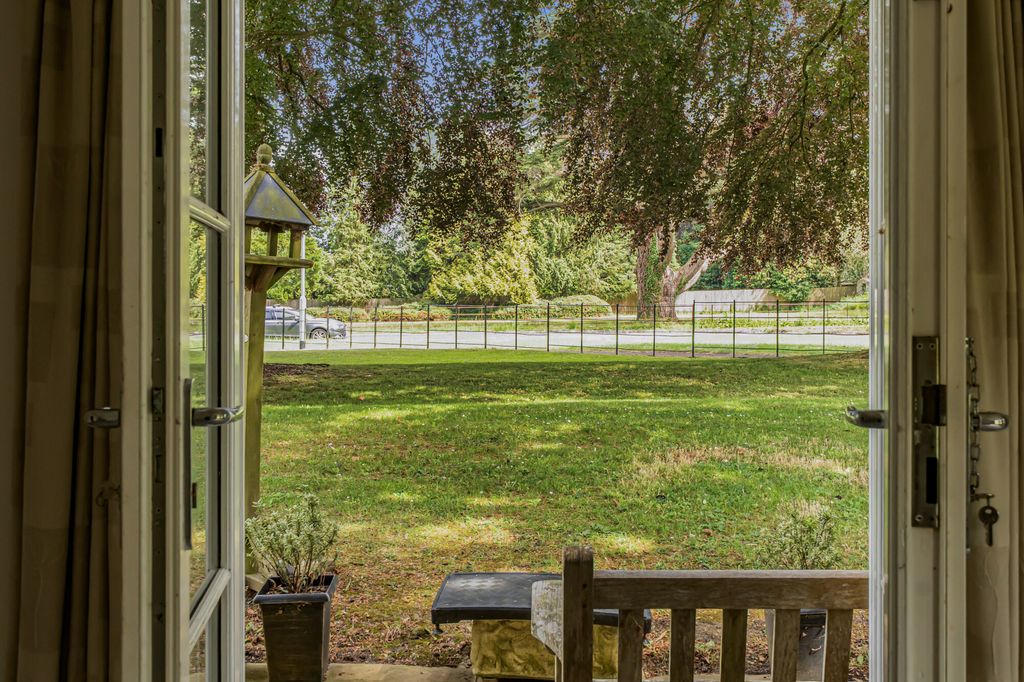 Property photo 2 of 8