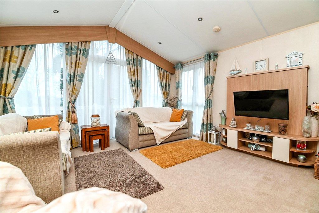 Property photo 3 of 16 Picture No. 04