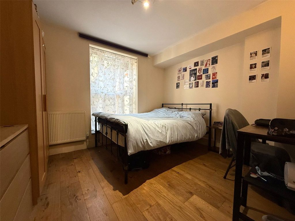 Property photo 2 of 6 Picture No. 12