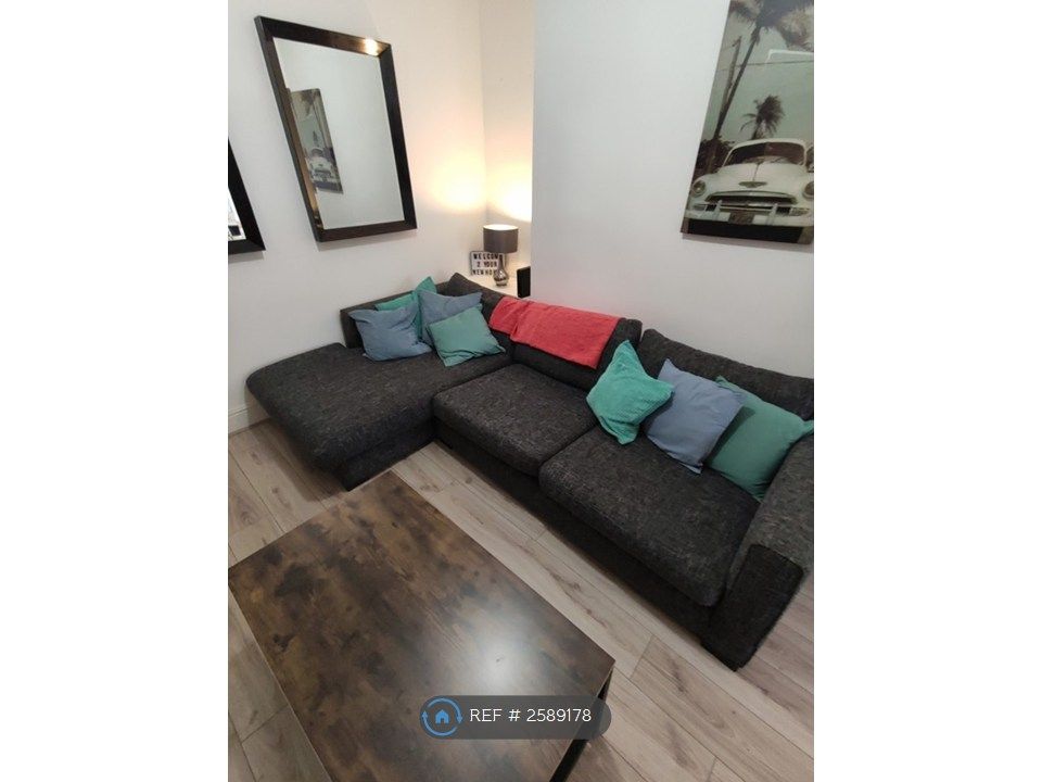Property photo 2 of 24 Chill Out Lounge View 1