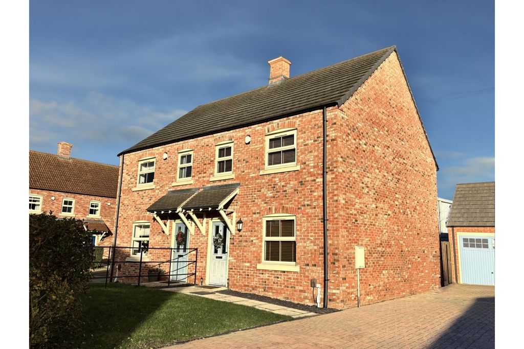 Property photo 1 of 8 Front